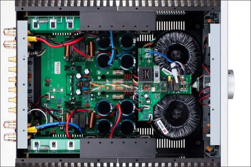 MUSICAL FIDELITY M6si 500i (stříbrný)
