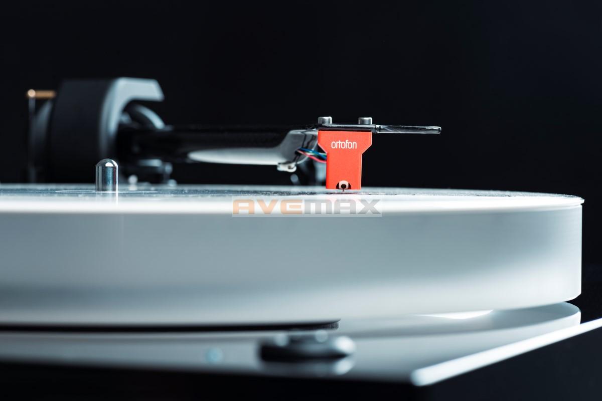 Pro-Ject X2 B White + Ortofon Quintet RED