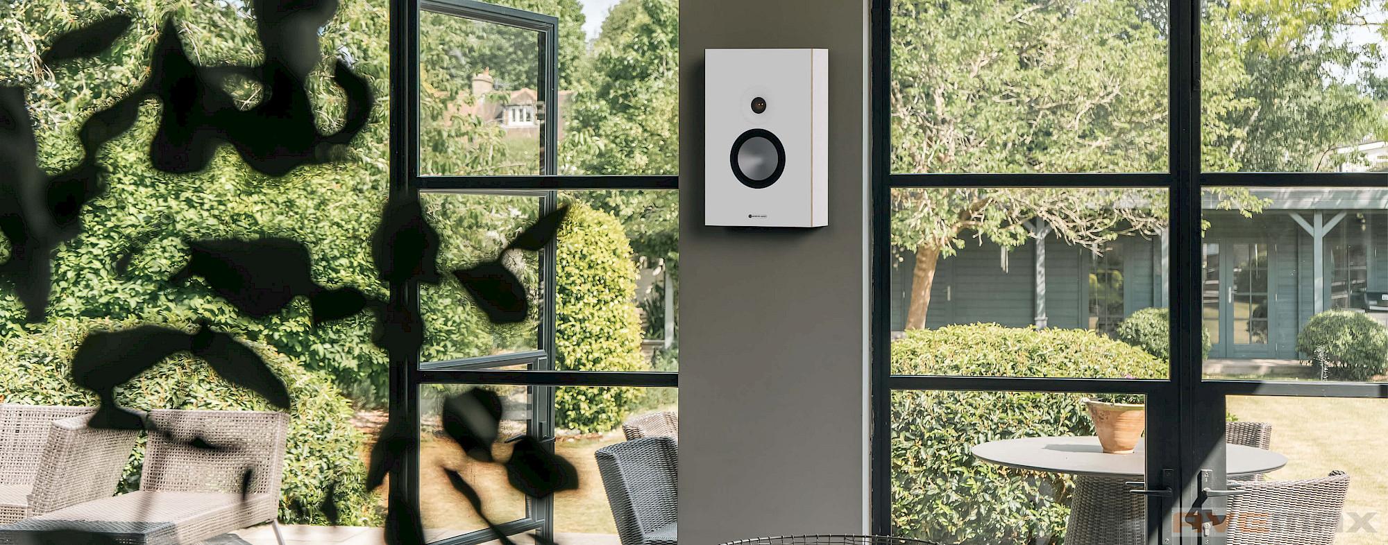 MONITOR AUDIO BRONZE ON-WALL (ořech)