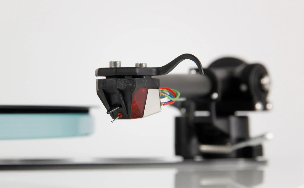 Rega Planar 3 + Nd3 MM (červený lesk)